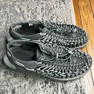 Keen | Shoes | Gently Usedkeen Gray Sandals With Woven Cord 